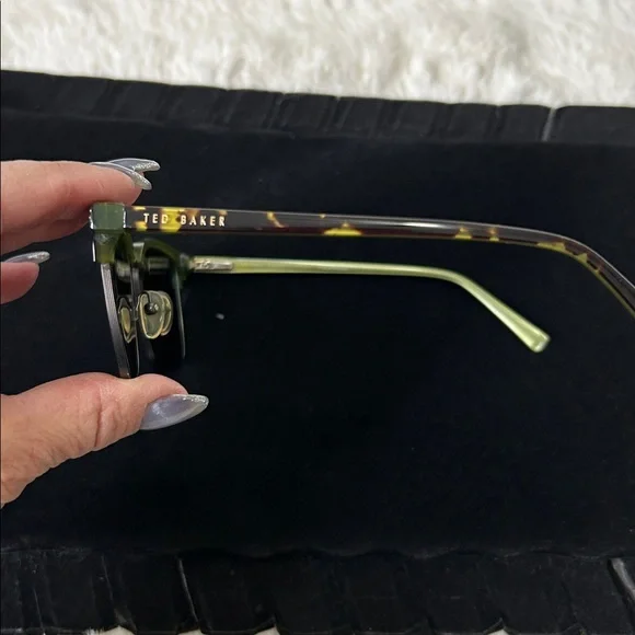 Ted Baker London Polarized Sunglasses TBM067 55/17 Ted Baker London Polarized Sunglasses TBM067 55/17 main image 3